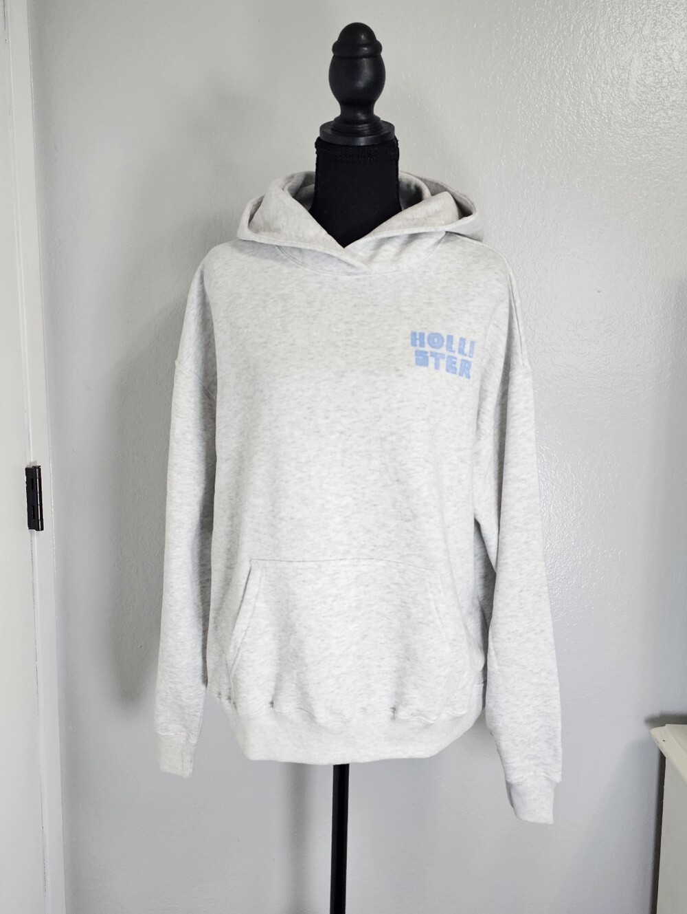 Hollister Light Gray Pullover Hoodie - Men's Sweater